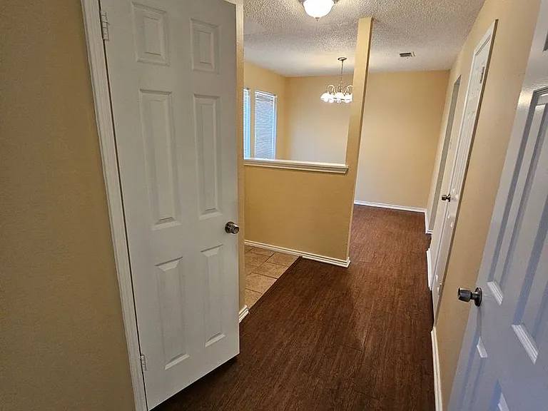 1400 Darr St #B — Photo 11