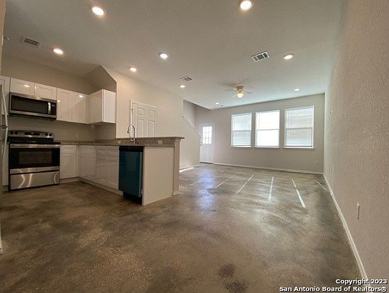 2nd image of 6902 Crestway Rd Unit 2