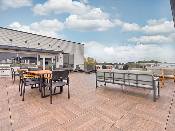 4th image of 2151 E Big Beaver Rd #5-308