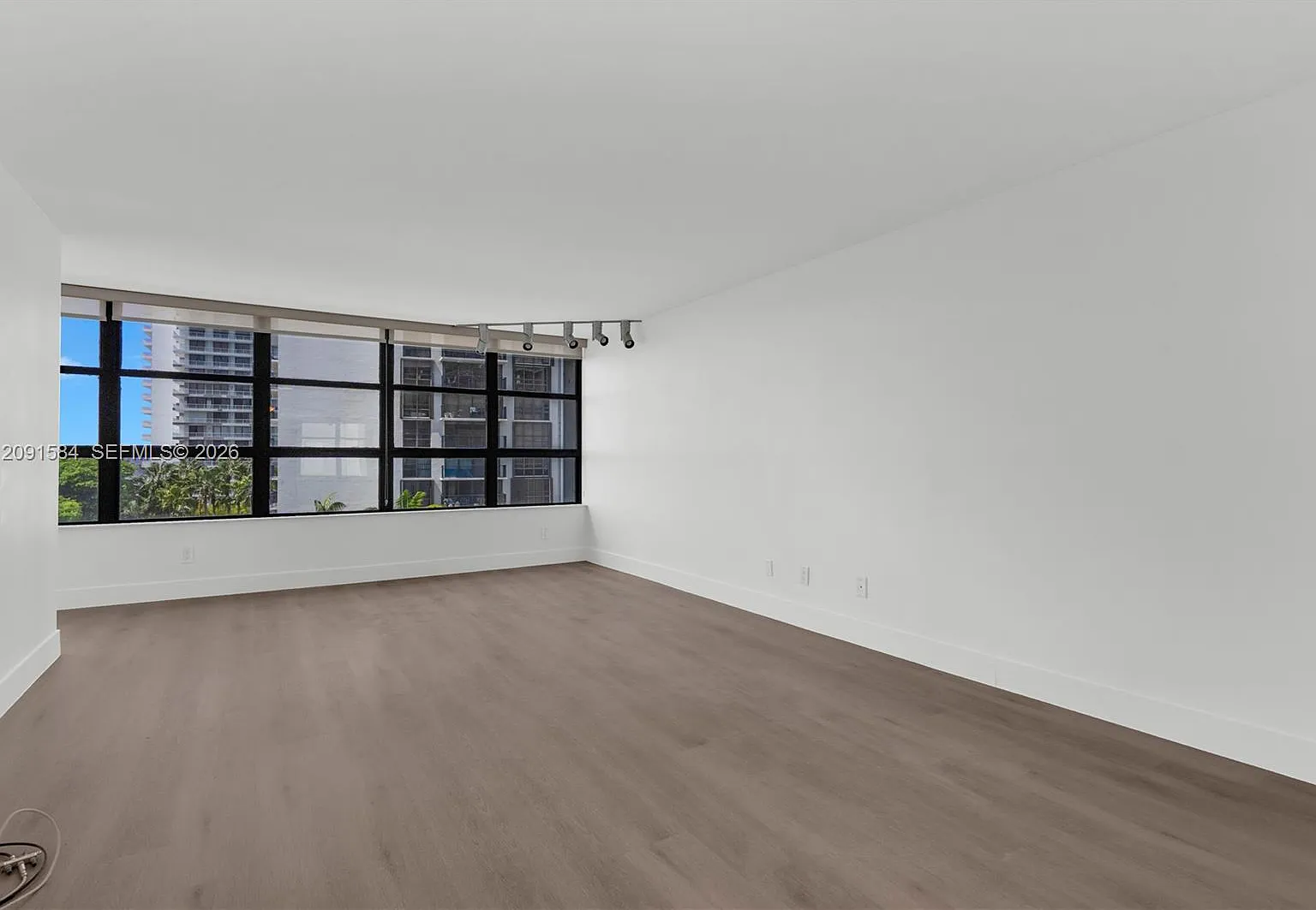 Brickell Shores Condo — Photo 4
