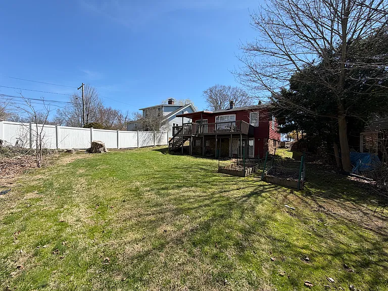 322 Clark Ave — Photo 10