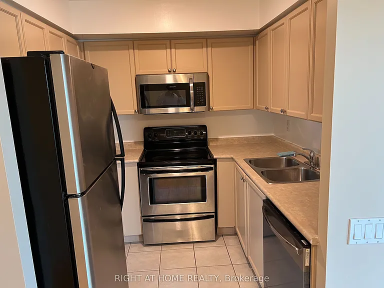 30 Harrison Garden Blvd #503 — Photo 7