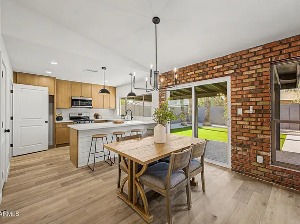556 W KIVA Avenue, Mesa, AZ 85210