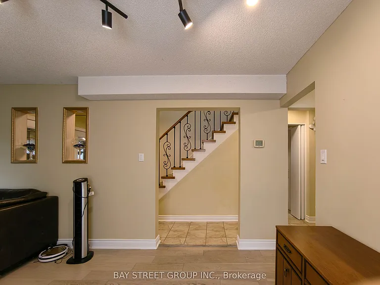 1620 Parish Ln — Photo 5