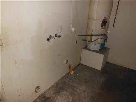 4th image of 7346 Dumosa Ave APT D