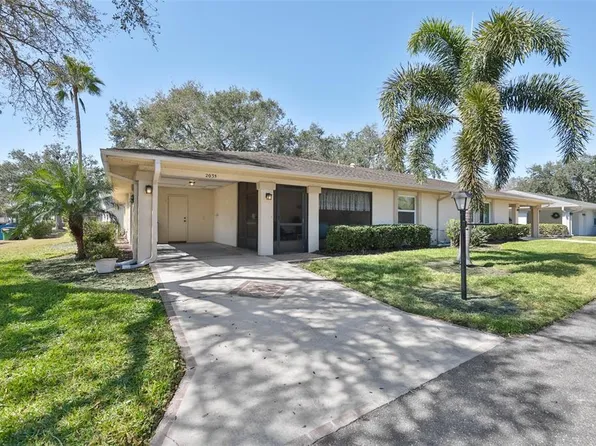 2035 Hampstead Cir, Sun City Center, FL 33573