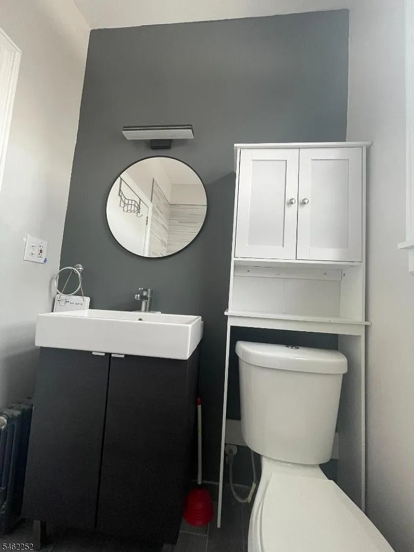 3 bed, 1.0 bath, $2,275 — Photo 3