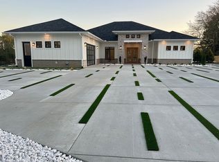 3592 Lighthouse Ln, Hayes, VA 23072