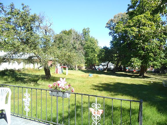 4th image of 327 Mountain Ave
