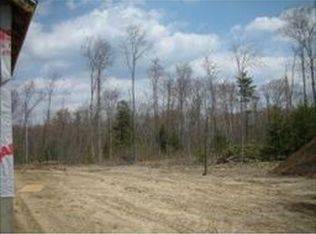 26 Lampton Dr, Derry, NH 03038
