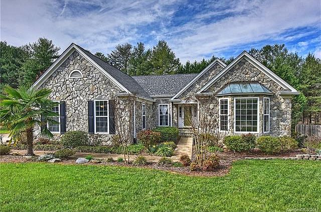 1st image of 108 Monterey Dr