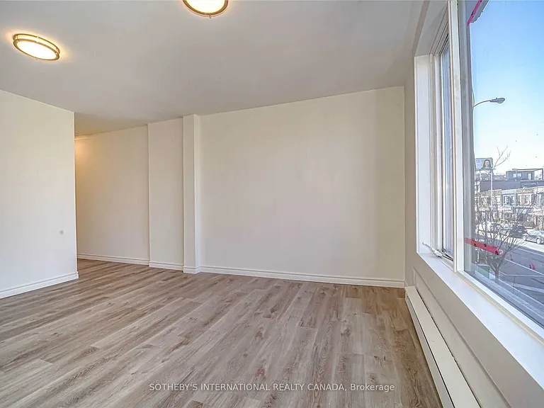 843 Danforth Ave #UPPER — Photo 6