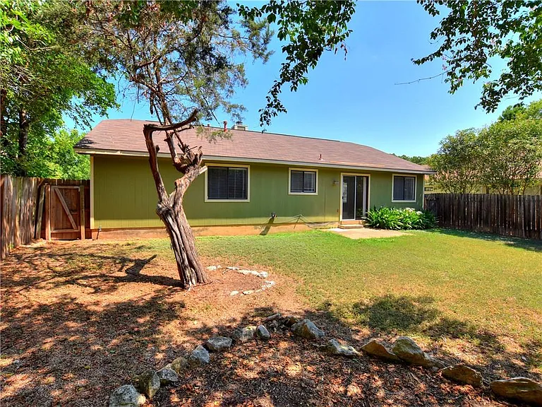 802 Primrose Ln — Photo 24