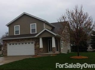 212 N Sandyshores Dr, Chillicothe, IL 61523
