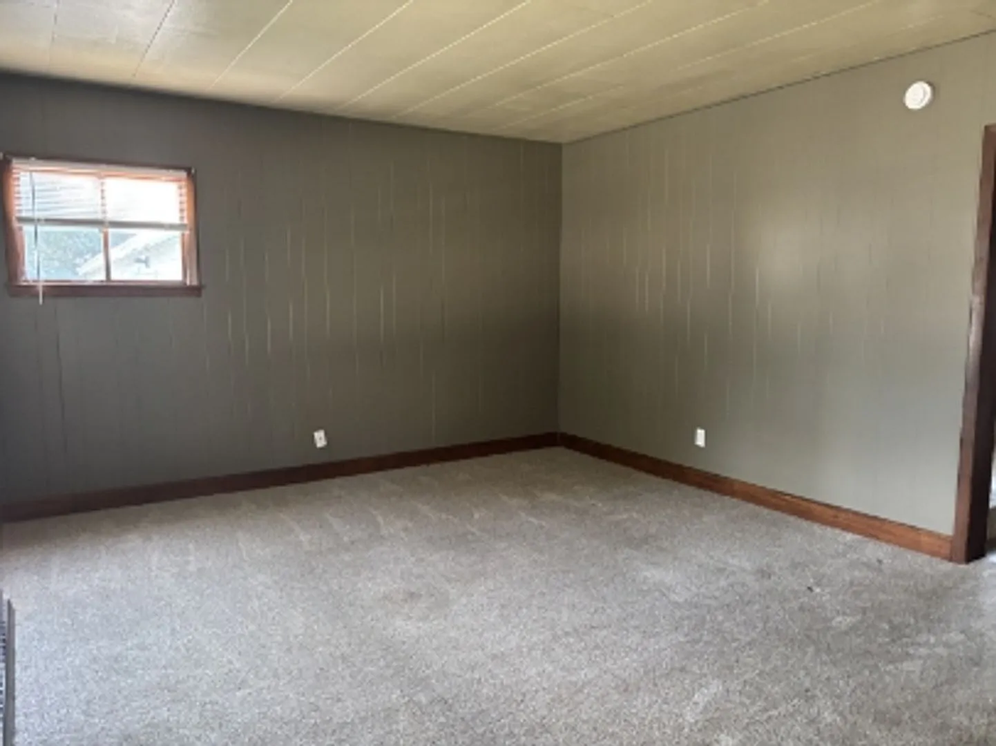 Videotour: 2-Story Townhome With A Garage! Pets Welcome — Photo 3