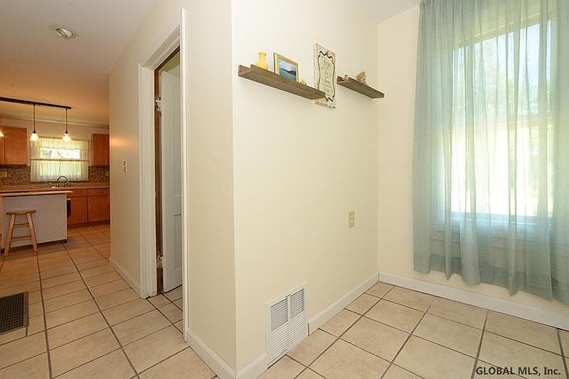 5th image of 97 GATES Avenue