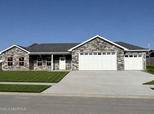 717 Vine Dr, Holts Summit, MO 65043