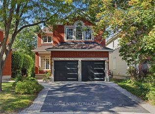 92 Maricona Way, Ottawa, ON K2T 1H3