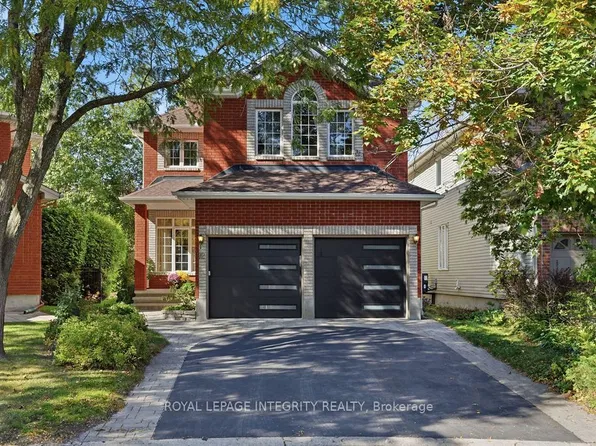 92 Maricona Way, Ottawa, ON K2T 1H3
