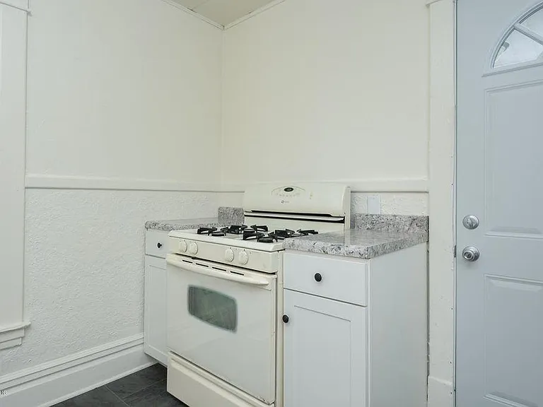 135 Burr Oak St — Photo 11