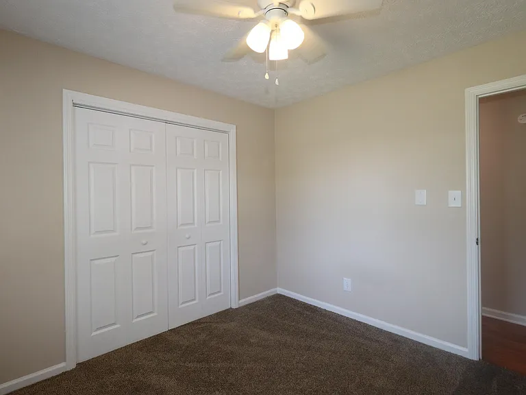 212 Foxwood Dr — Photo 12