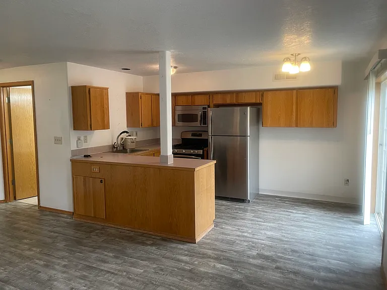 4264 SE Oak St — Photo 4