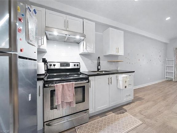 5th image of 106 Lottridge St