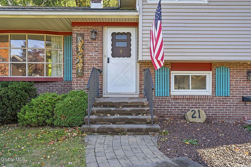 4th image of 21 Nicholas Drive
