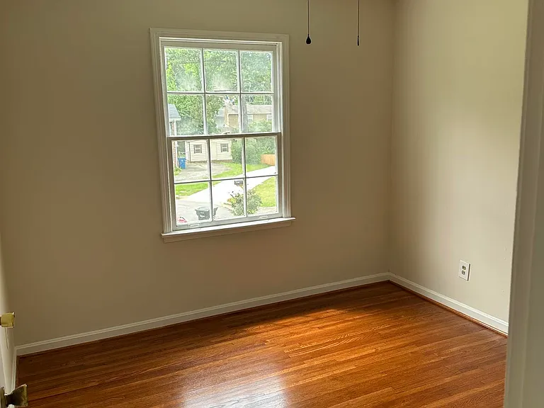 1073 Sherbrooke Cir — Photo 9