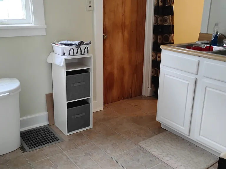1014 Clayton Ave — Photo 6