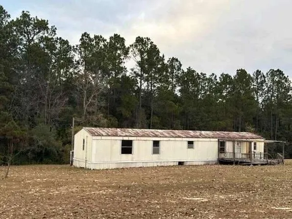 25305 Pinecrest Dr, Picayune, MS 39466