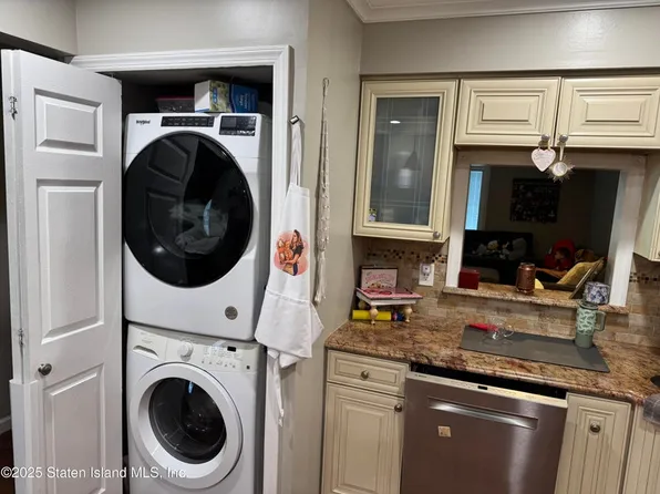 49 Doreen Drive image 7 of 20