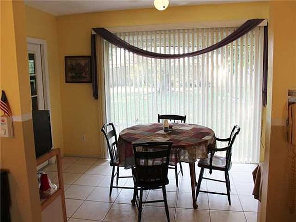 4th image of 238 SW Lucero Dr