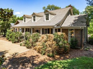 1520 Graybar Ln, Nashville, TN 37215