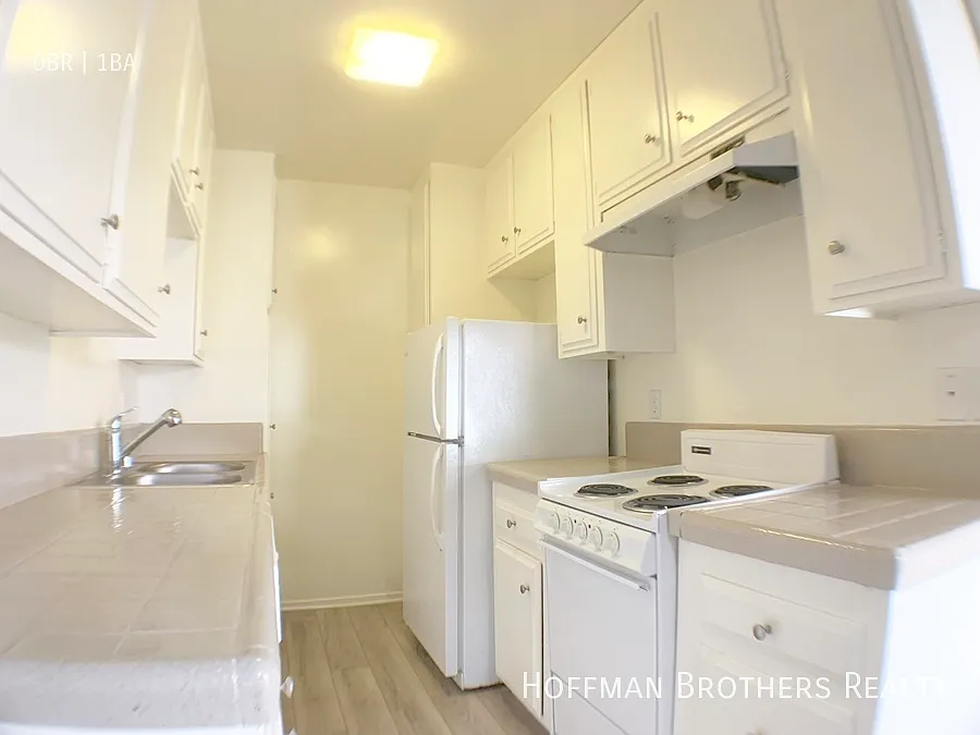 Studio, $1,895 — Photo 3