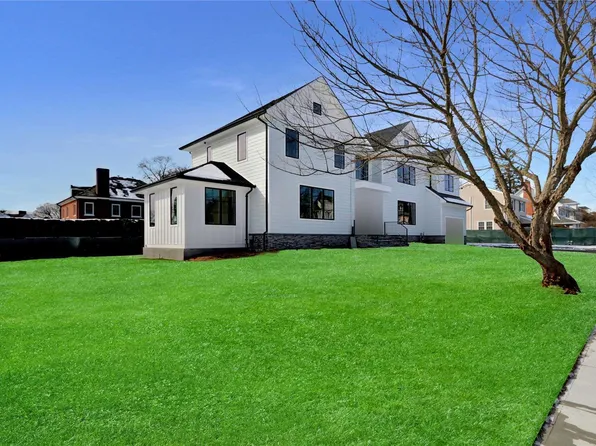 55 Burton Avenue, Woodmere, NY 11598