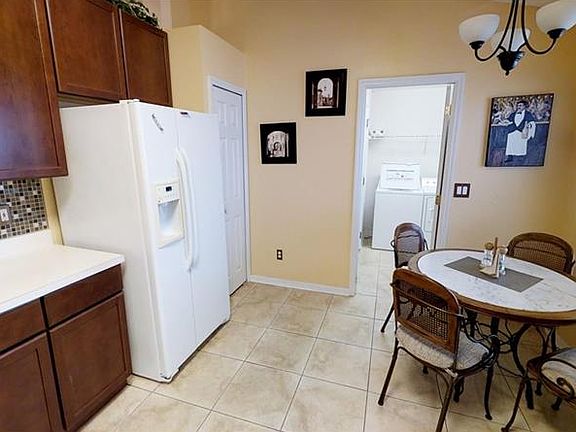 4th image of 2139 Burley Ave