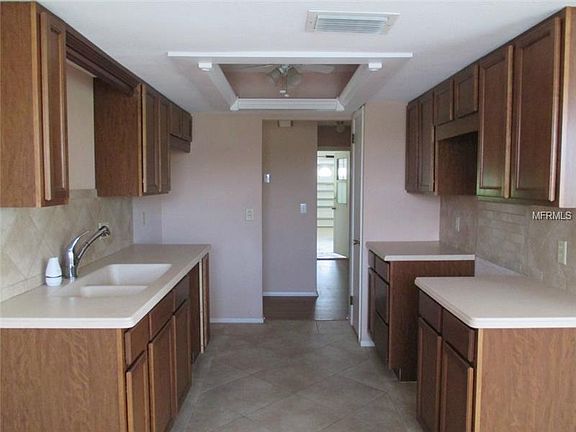 4th image of 1733 Lakeside Dr