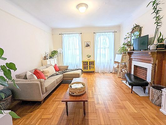 1st image of 646 W End Ave APT 5A