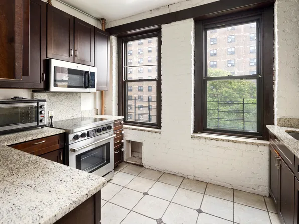 501 West 156th Street image 3 of 7