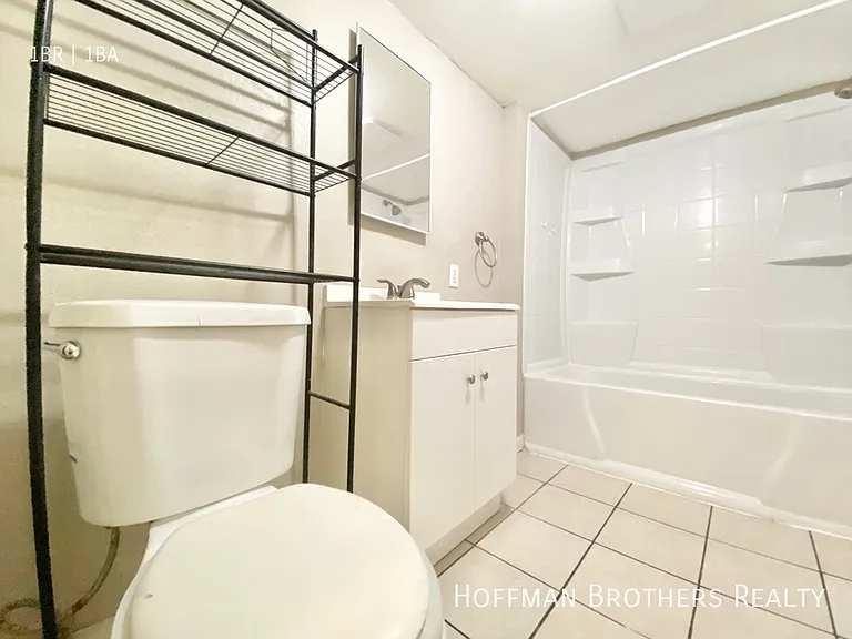 1253 N Rowan Ave #1/4 — Photo 11
