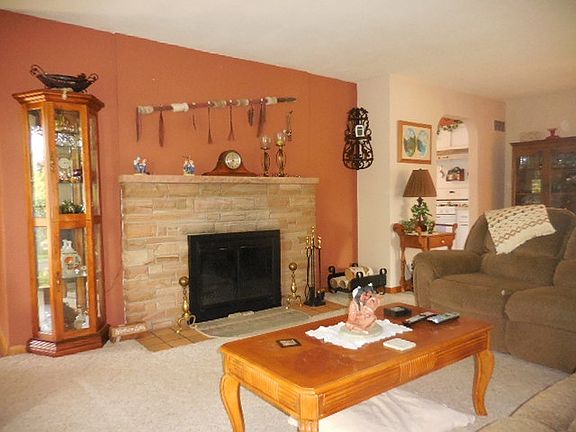 5th image of 418 Winnebago Ave