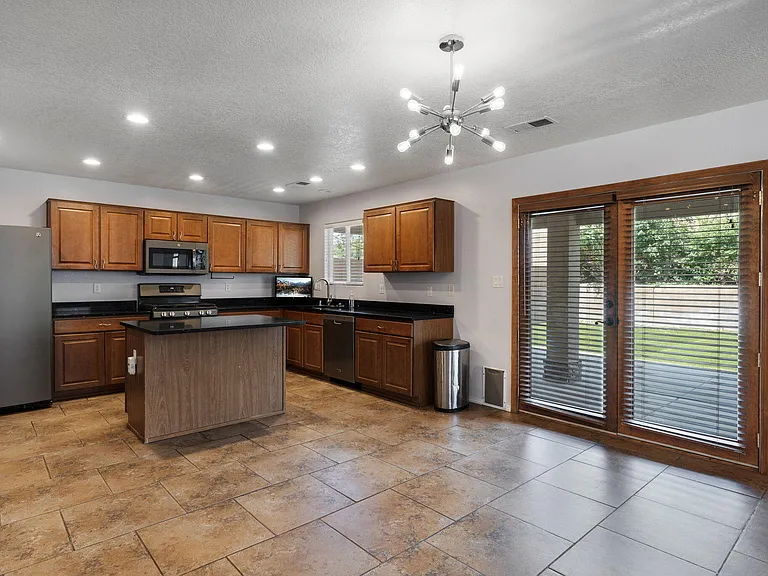 1740 Black Gold St SE — Photo 12