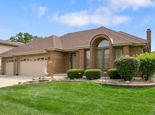 1168 Covington Dr, Lemont, IL 60439