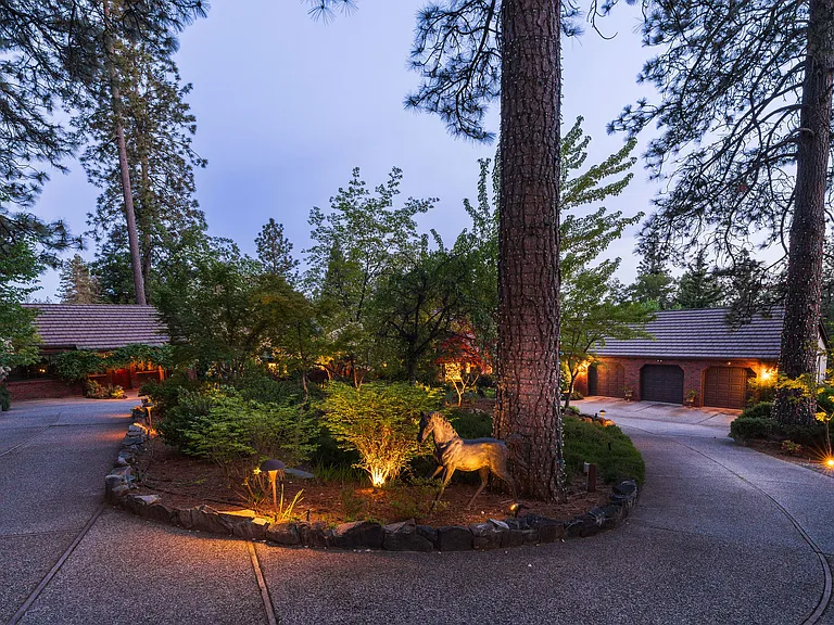18301 Norlene Way — Photo 28