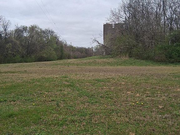 4th image of 6.7 Hampton Ln