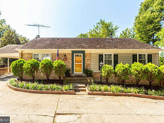 5th image of 6821 Stoneybrooke Ln