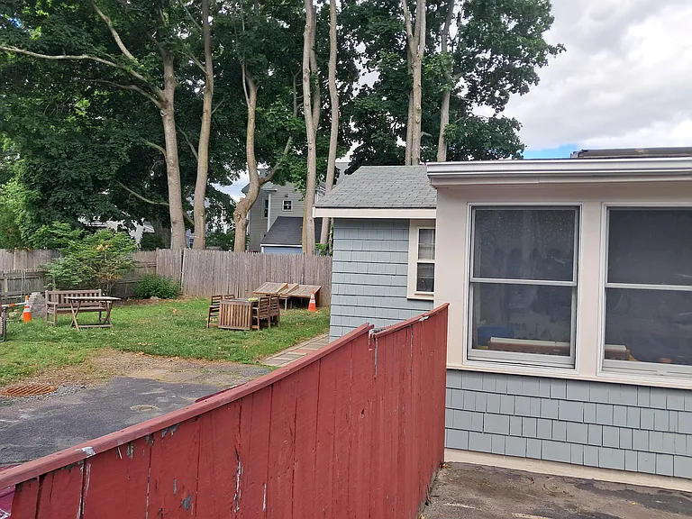 Trenton St — Photo 3