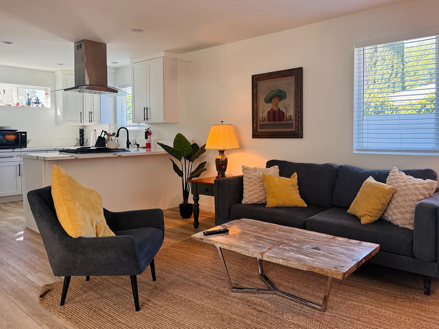 3 bed, 1500 sqft, $5,250 — Photo 3