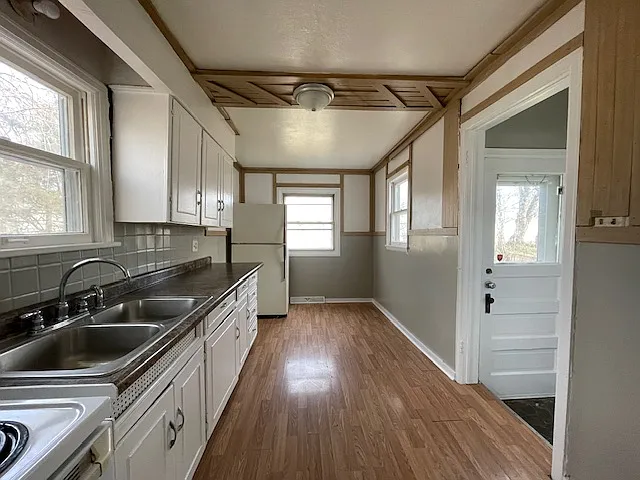 3009 Prast Blvd — Photo 4